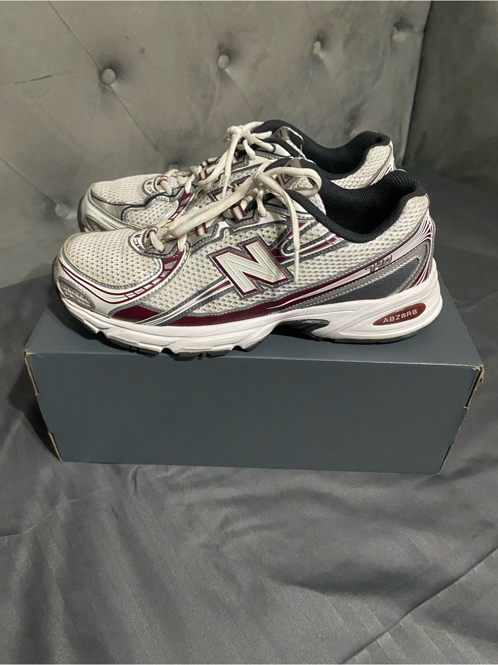 New Balance Men's White and Maroon Athletic Sneakers